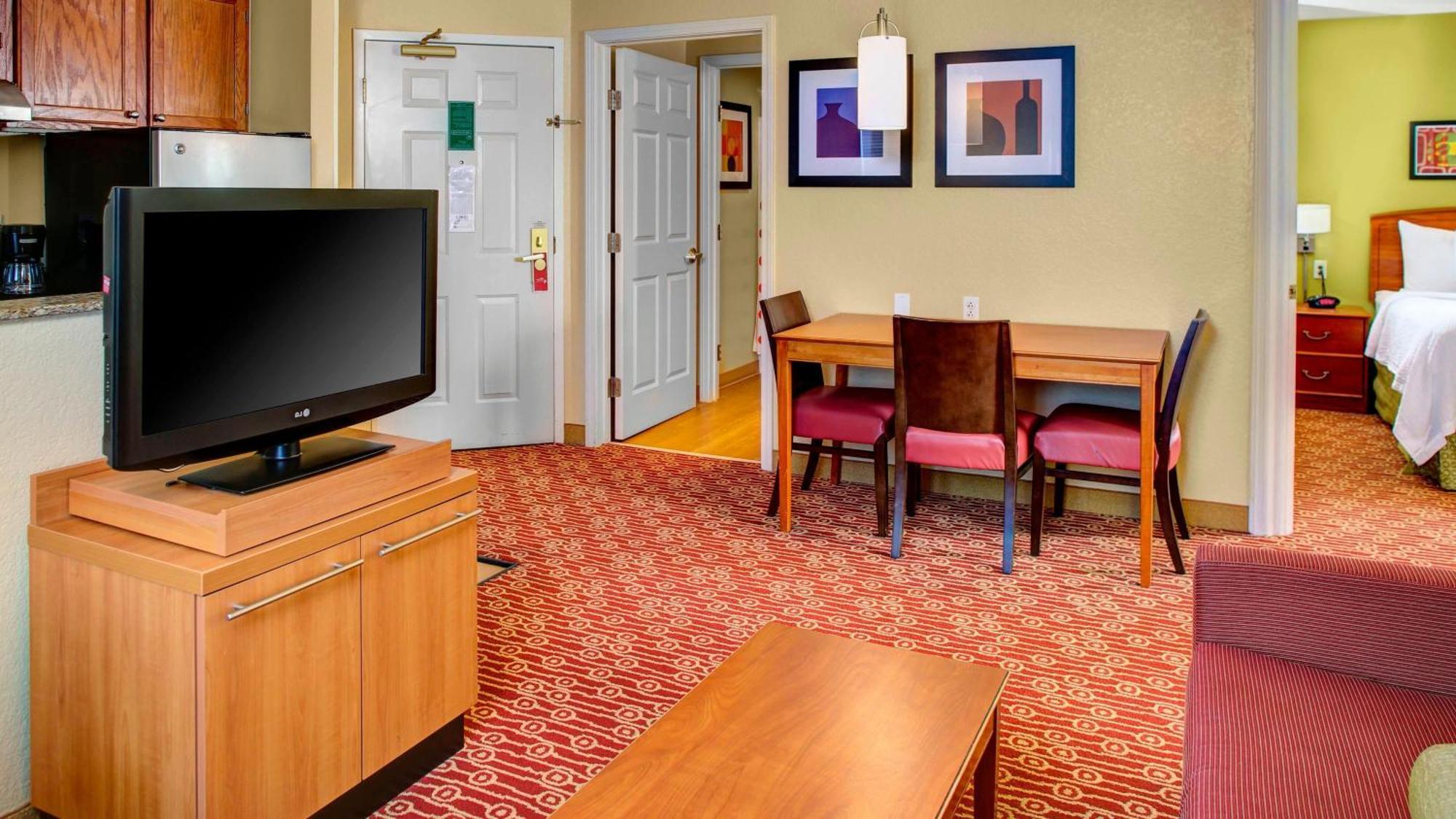 Towneplace Suites By Marriott Cleveland Уэстлейк Экстерьер фото