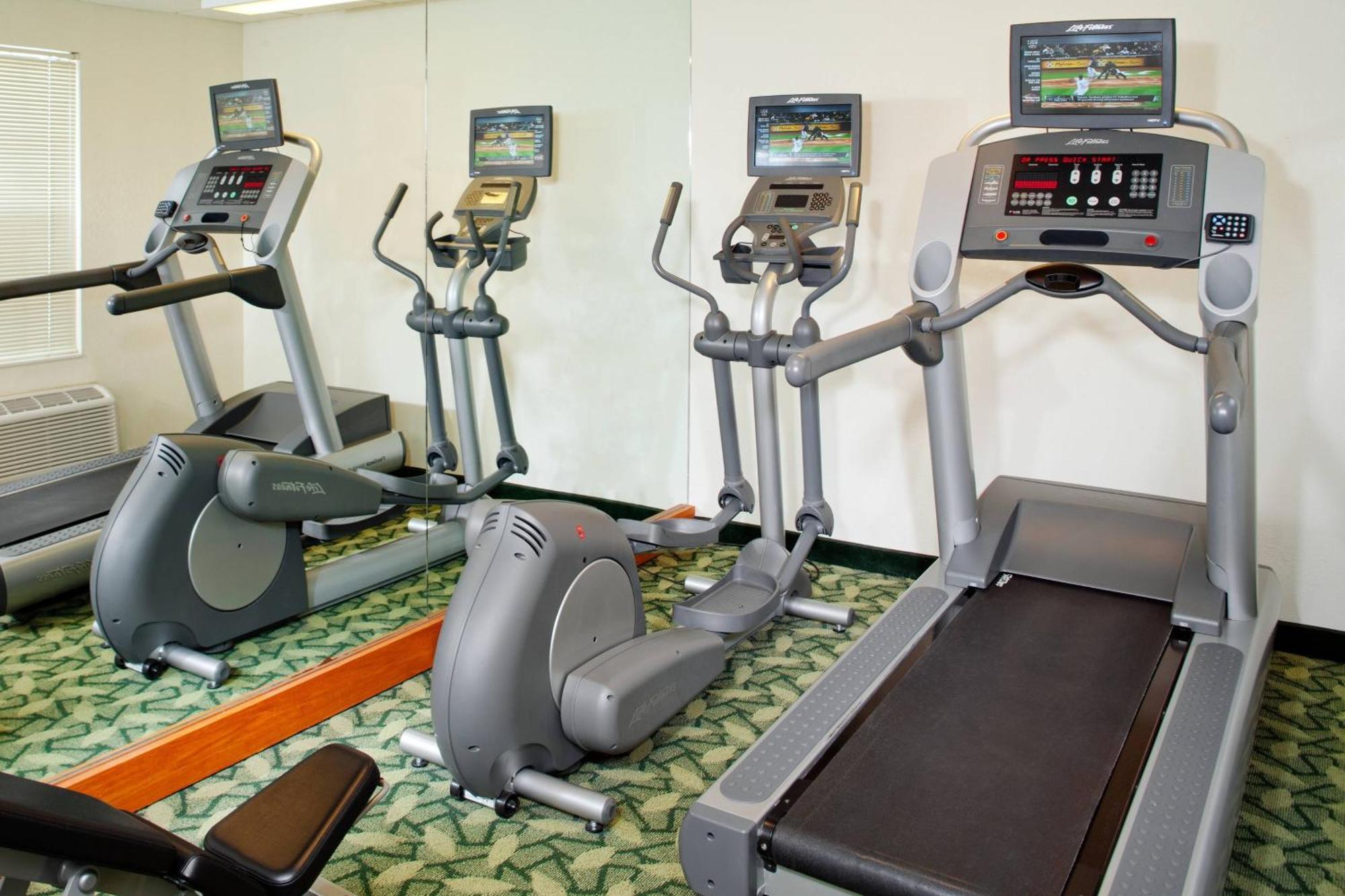 Towneplace Suites By Marriott Cleveland Уэстлейк Экстерьер фото
