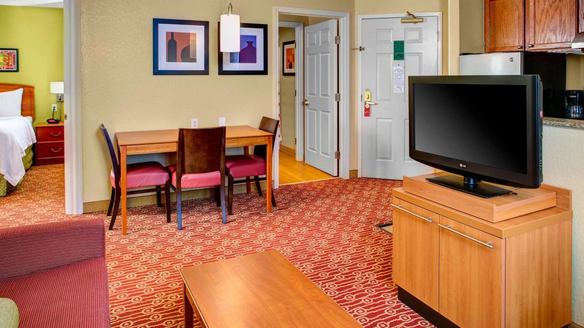 Towneplace Suites By Marriott Cleveland Уэстлейк Экстерьер фото