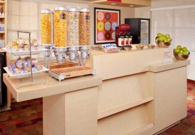 Towneplace Suites By Marriott Cleveland Уэстлейк Ресторан фото