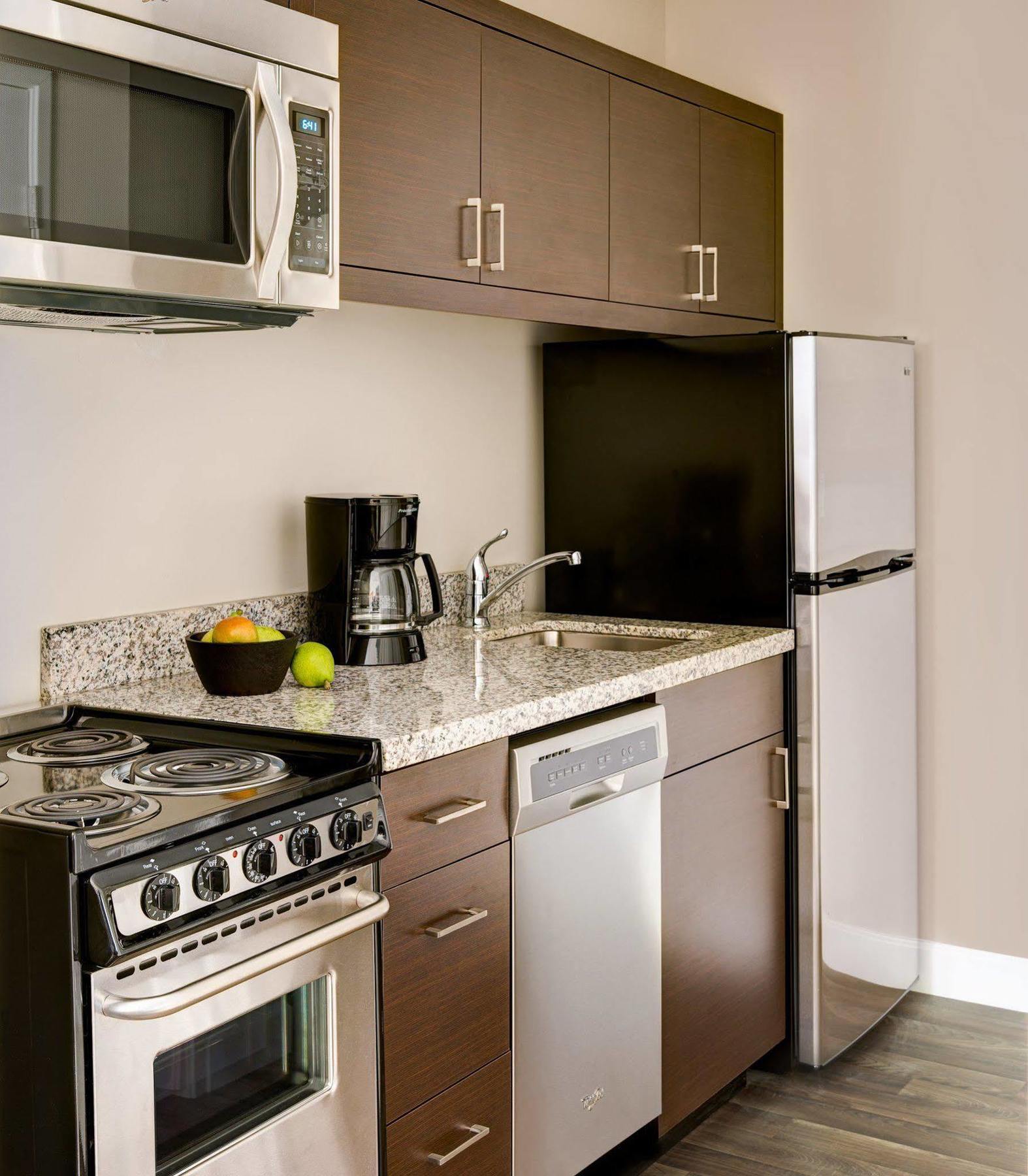 Towneplace Suites By Marriott Cleveland Уэстлейк Экстерьер фото